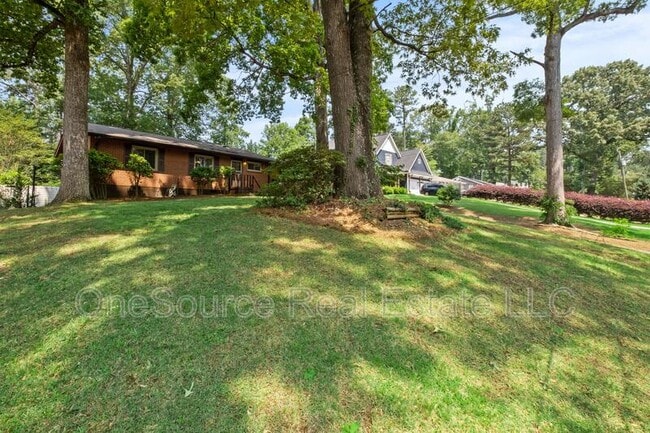 5070 Crowe Dr SE in Smyrna, GA - Building Photo - Building Photo