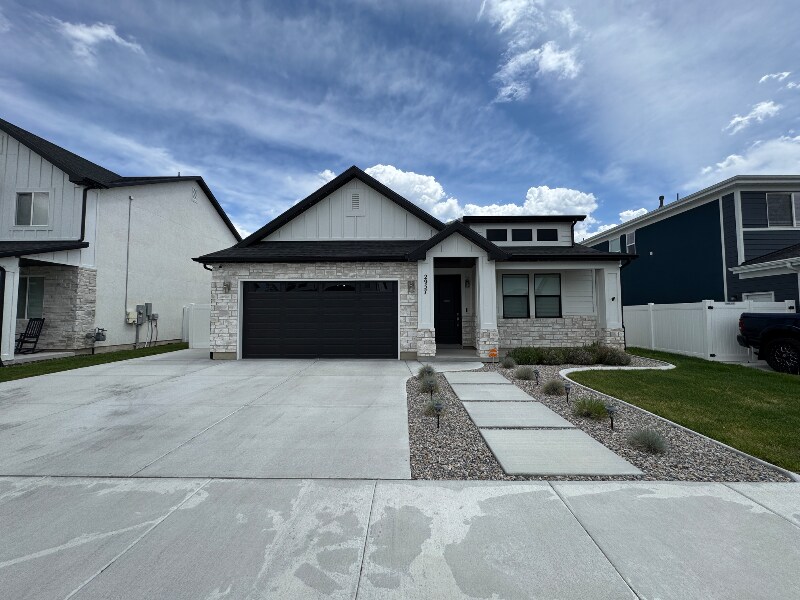 2957 S 2600 W St in Syracuse, UT - Building Photo