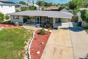 1720 Colleen St in Sarasota, FL - Building Photo