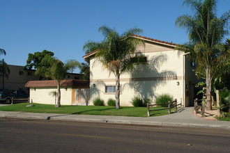 Juniper Street Townhomes in Escondido, CA - Building Photo - Building Photo