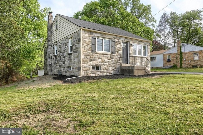 2400 Linglestown Rd in Harrisburg, PA - Building Photo - Building Photo