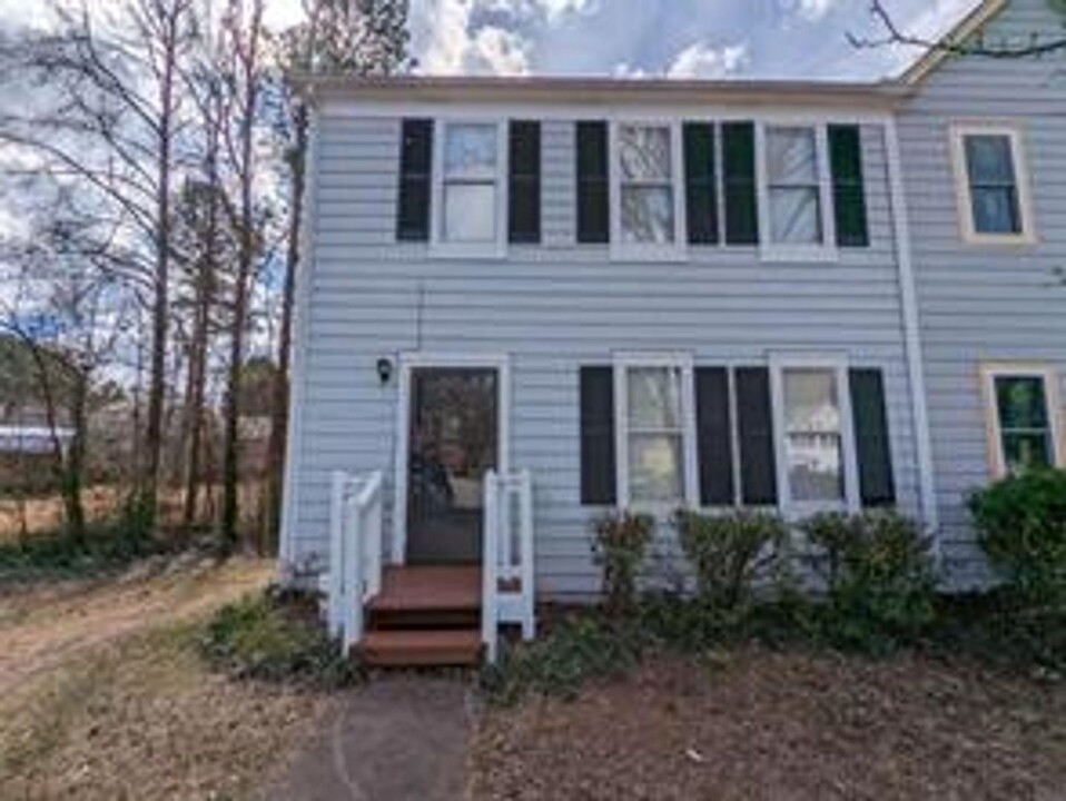 6820 Panda Dr in Austell, GA - Building Photo