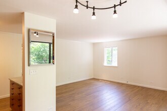 511 1st St N, Unit 314 in Charlottesville, VA - Building Photo - Building Photo