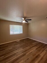 4915 Orchid Way in Sacramento, CA - Building Photo - Building Photo