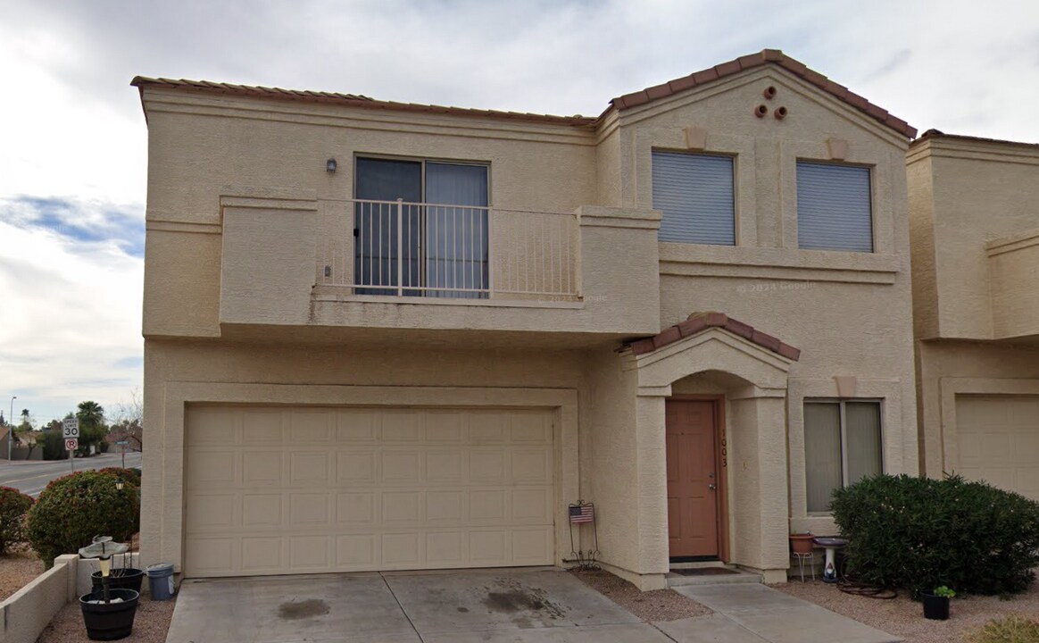 1003 W Julie Dr in Tempe, AZ - Building Photo
