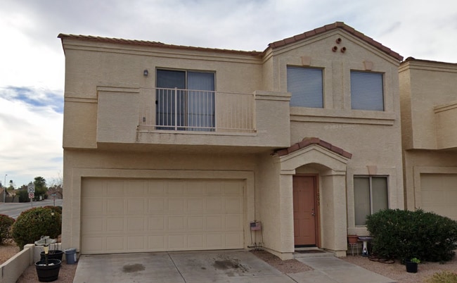 property at 1003 W Julie Dr