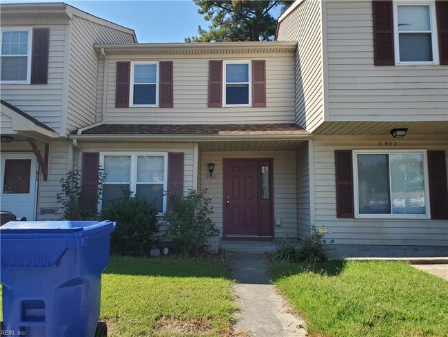 5489 Davis Way in Virginia Beach, VA - Building Photo - Building Photo