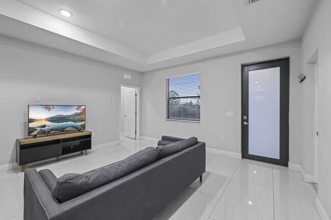 2915 65th St W in Lehigh Acres, FL - Building Photo - Building Photo