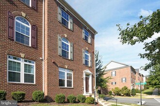 2321 Merseyside Dr in Woodbridge, VA - Building Photo - Building Photo