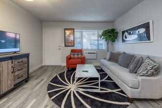 Vista Montana Apartments in Tucson, AZ - Building Photo - Interior Photo