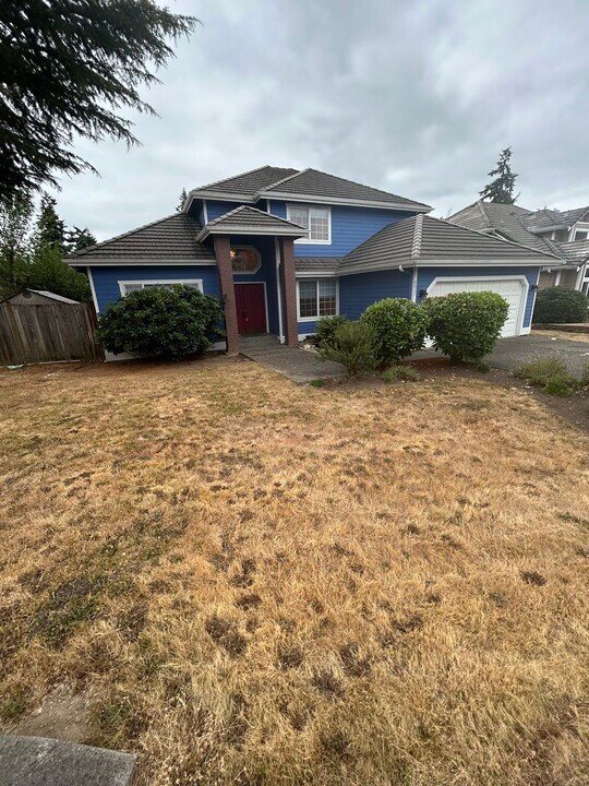 8837 NE 149th Pl in Kenmore, WA - Building Photo