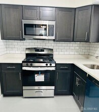 2501 Lighthouse Ln in Sayreville, NJ - Building Photo - Building Photo