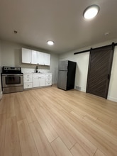 2515 S Parkcrest Dr in West Valley City, UT - Foto de edificio - Building Photo