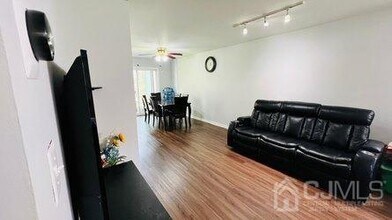 2804 Cricket Cir in Edison, NJ - Building Photo - Building Photo