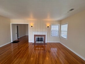 21 Orange Dr in Salinas, CA - Building Photo - Building Photo