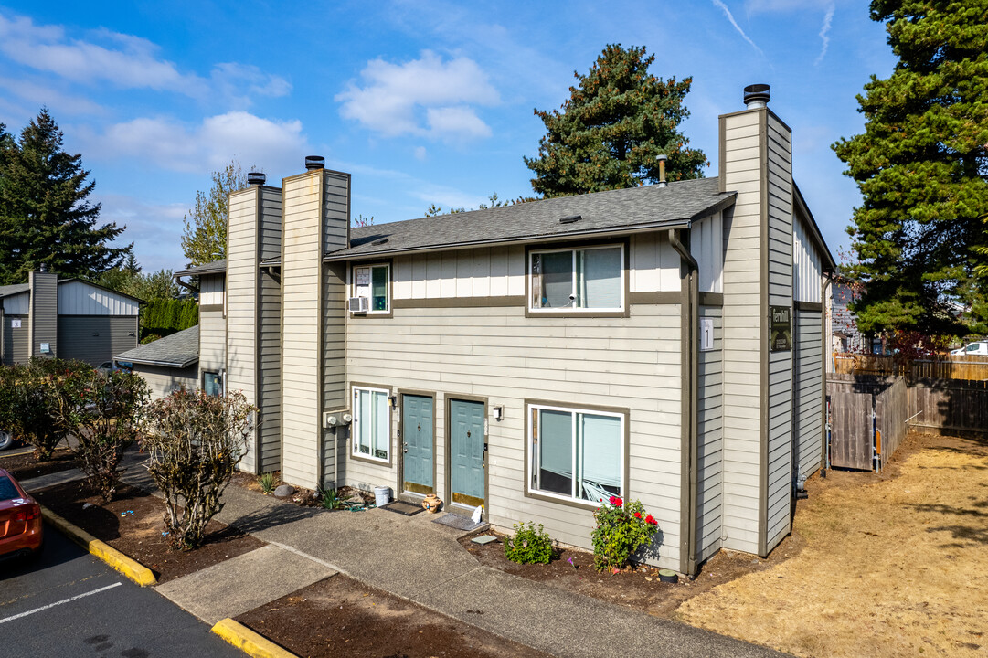 Fern Hill Apartments in Portland, OR - Foto de edificio