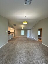 1517 NE 36th St in Cape Coral, FL - Foto de edificio - Building Photo