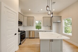 811 E 39th St in Houston, TX - Building Photo - Building Photo