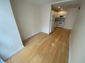 25 Lagrange St, Unit 3 in Boston, MA - Building Photo - Building Photo