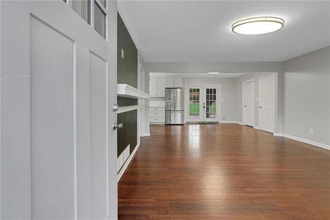 2710 Dresden Dr in Chamblee, GA - Foto de edificio - Building Photo