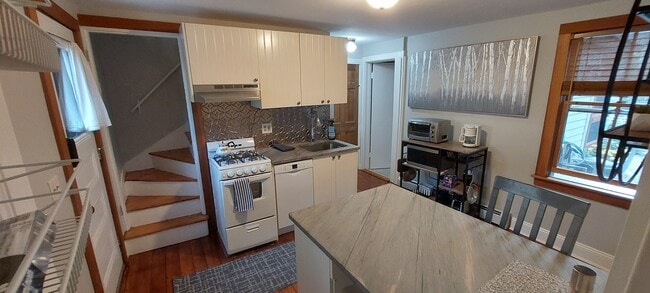 91 Johnson St, Unit #2