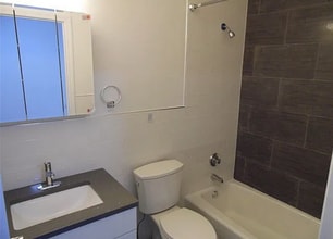 455 Jerome St, Unit #2B in Brooklyn, NY - Building Photo - Building Photo