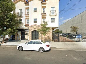 14537 Archwood St in Los Angeles, CA - Building Photo - Building Photo