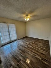 5750 Phoenix Dr in Dallas, TX - Building Photo - Building Photo