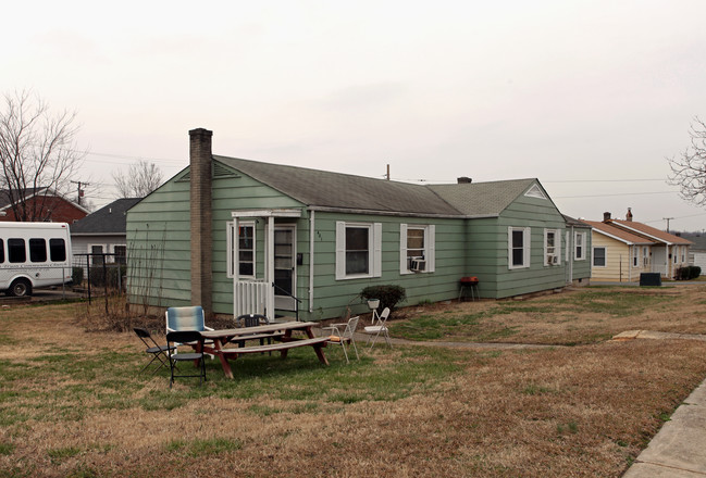 Brookhill Village in Charlotte, NC - Building Photo - Building Photo