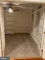 2221 Potomac Club Pkwy in Woodbridge, VA - Building Photo