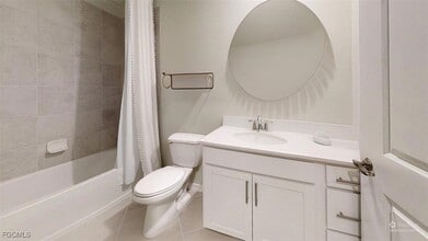 15375 Grn Acrs Ave, Unit 2212 in Punta Gorda, FL - Foto de edificio - Building Photo