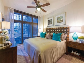 Block 334 Apartments in Houston, TX - Foto de edificio - Building Photo