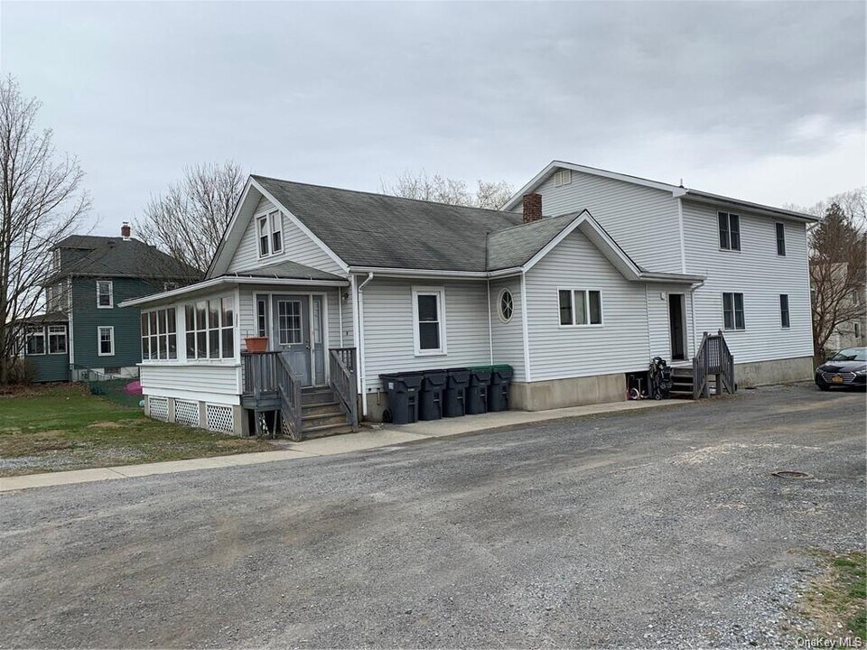 107 Homestead Ave in Maybrook, NY - Building Photo