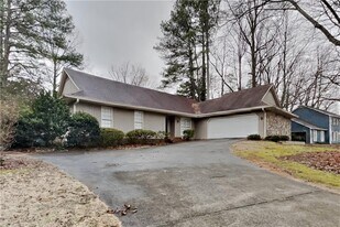 3350 Turtle Lake Club Dr SE in Marietta, GA - Building Photo