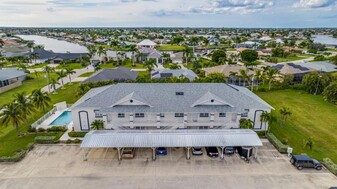 5612 Rose Garden Rd in Cape Coral, FL - Building Photo