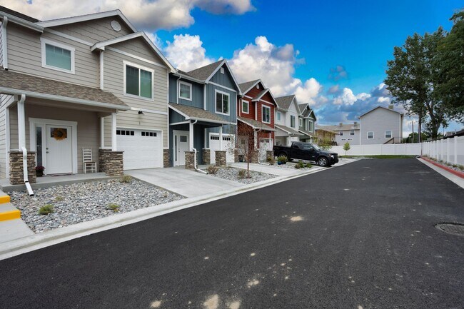property at 450 W Kennedy Ave