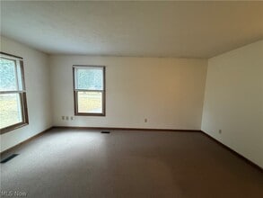 4044 Mogadore Rd in Kent, OH - Building Photo - Building Photo