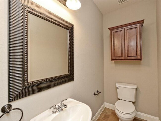 1402 Parker Ln-Unit -9 in Austin, TX - Building Photo - Building Photo