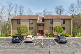 Crystal Tree Apartments in Fayetteville, NY - Foto de edificio - Building Photo