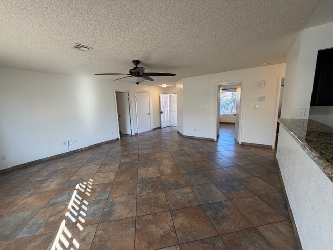 6105 E 43rd Pl in Yuma, AZ - Building Photo - Building Photo