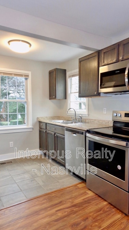 2405 Eden St in Nashville, TN - Building Photo - Building Photo