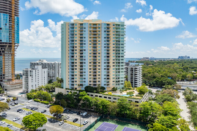 The Metropolitan Brickell Condos in Miami, FL - Building Photo - Building Photo