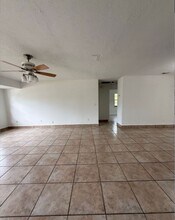 1517 SE Crown St in Port St. Lucie, FL - Building Photo - Building Photo