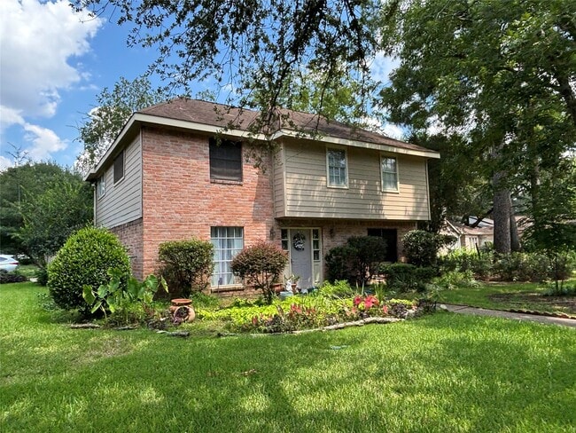 property at 8226 Waynemer Way