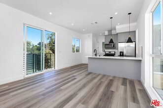 1255 N Gower St in Los Angeles, CA - Building Photo - Building Photo