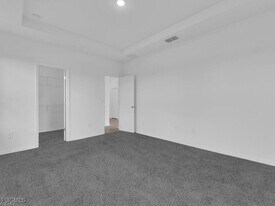 2032 NW 32nd Ct in Cape Coral, FL - Building Photo