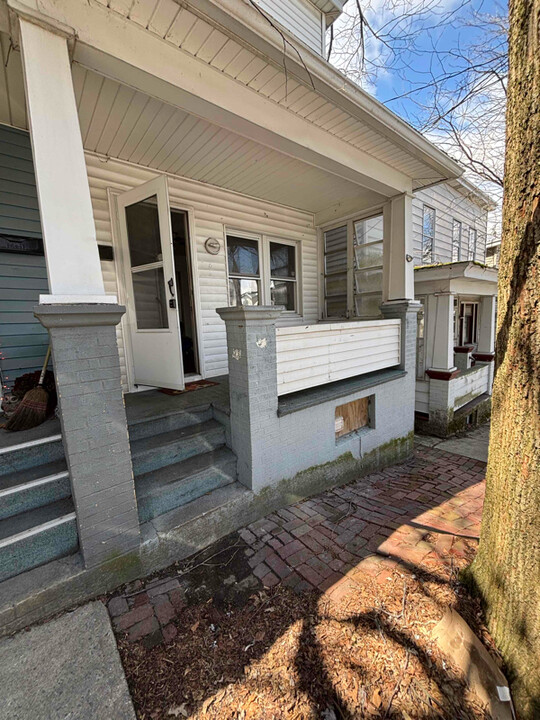 44 Jones St in Lansford, PA - Building Photo