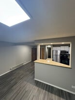 1324 Geneva Dr in Palatine, IL - Building Photo