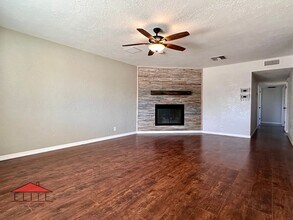 224 Larkspur St in Ridgecrest, CA - Building Photo - Building Photo