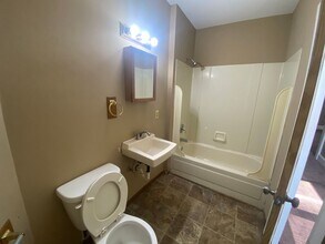 2328 Mitchell Ave in St. Joseph, MO - Building Photo - Building Photo